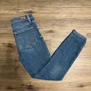Paige Hoxton Ankle jeans size 27